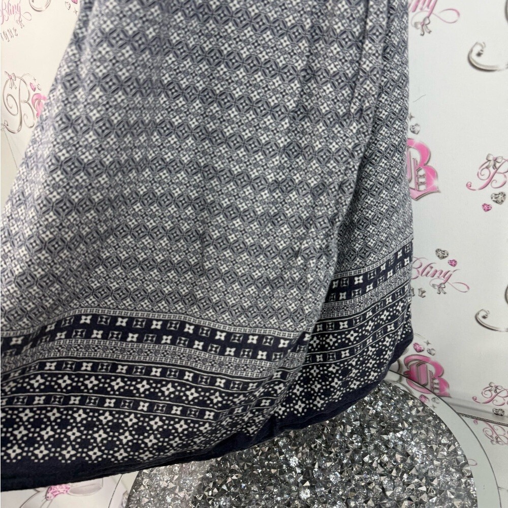 Wendy Bellissimo dress floral print blue Navy and White Geometric Dress keyhole - Picture 7 of 12